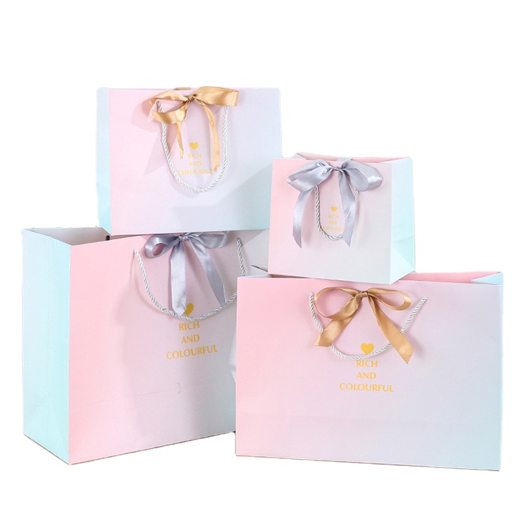 Bolsa de papel con asa para regalo de compras de lujo, bolsa de papel kraft de Navidad, bolsa de papel personalizada